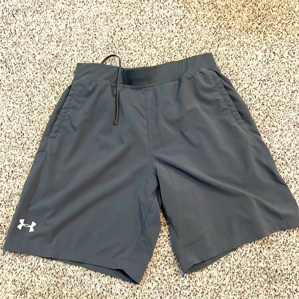 Men’s under armour grey shorts. Size Large.
